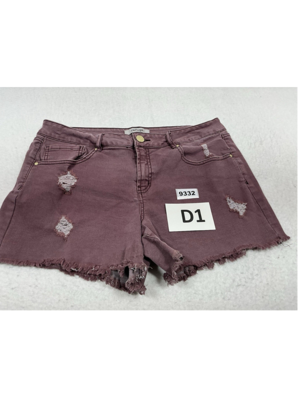 Womans Excellent Refuge Distressed Faded Maroon Jean Short Shorts Size 10
